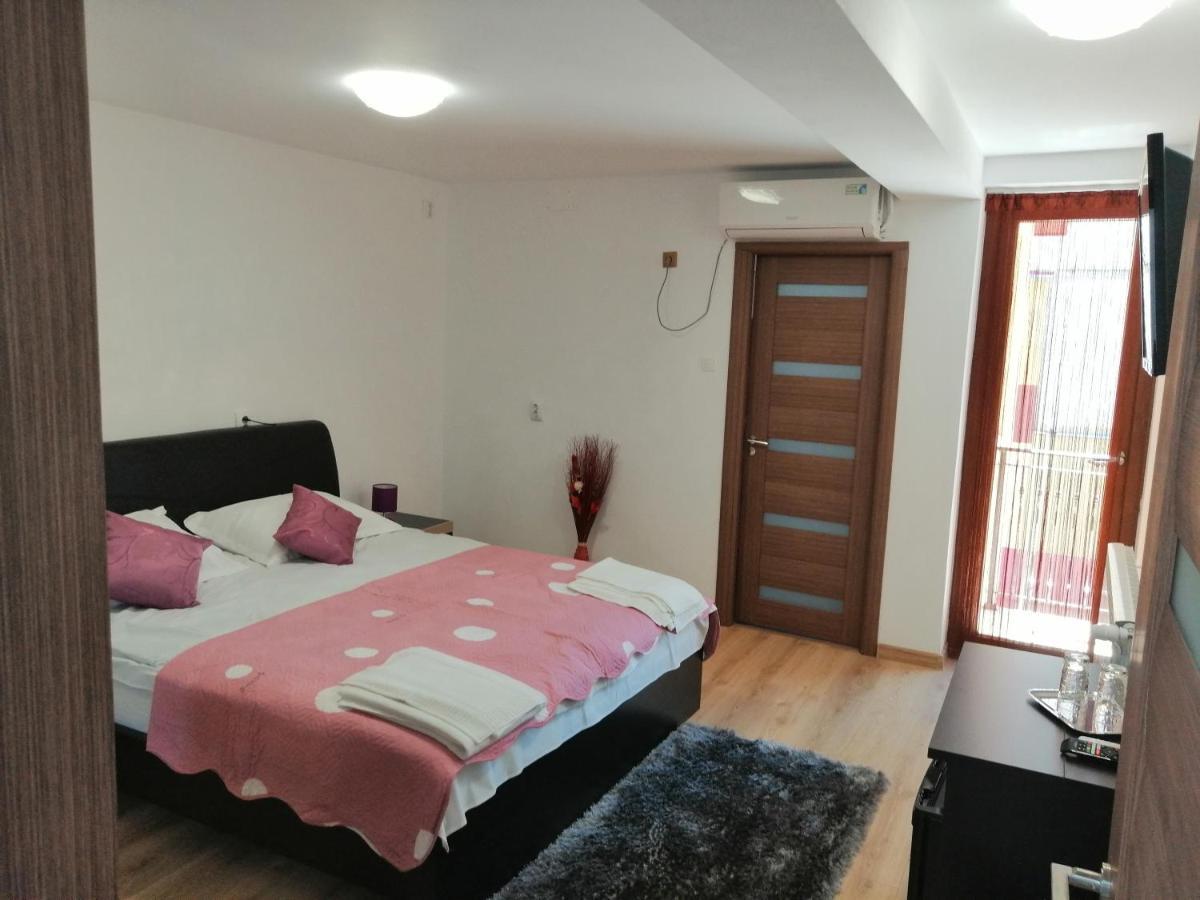 Hotel Casa Gabi'S Orşova Esterno foto