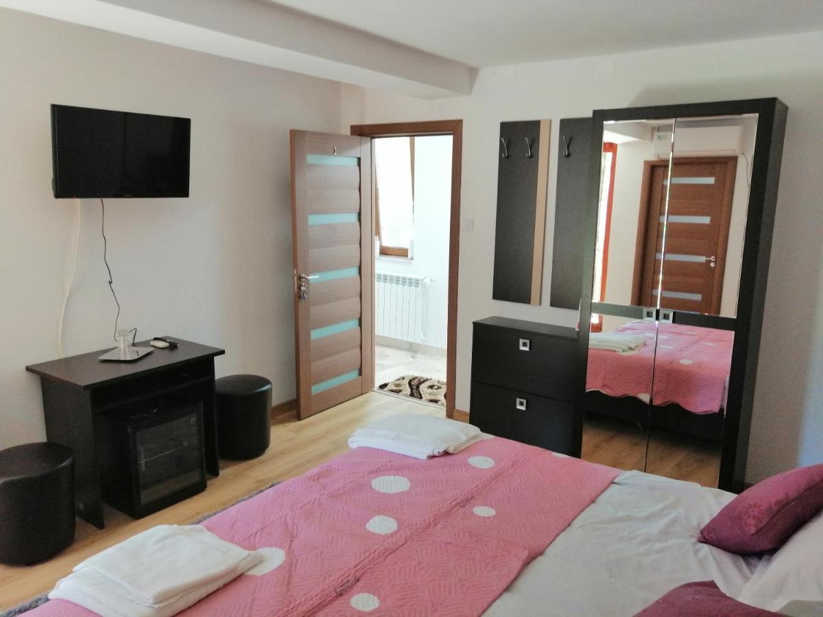 Hotel Casa Gabi'S Orşova Esterno foto