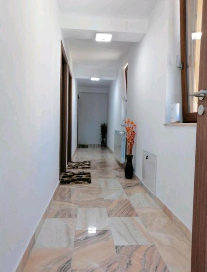 Hotel Casa Gabi'S Orşova Esterno foto